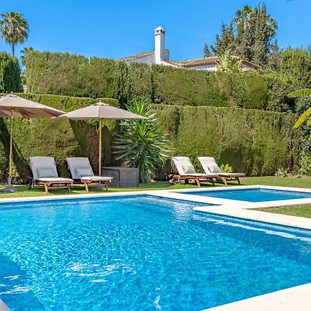 Vacation I Birkin, Heated Pool, Andalusian Style, Gym, Cine, Golf Valley, 6 Min Puerto Banus Villa *